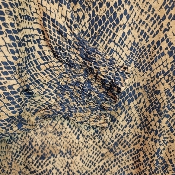 ZARA Snakeskin print Pintuck Pleats Blouse Size small - Picture 9 of 9